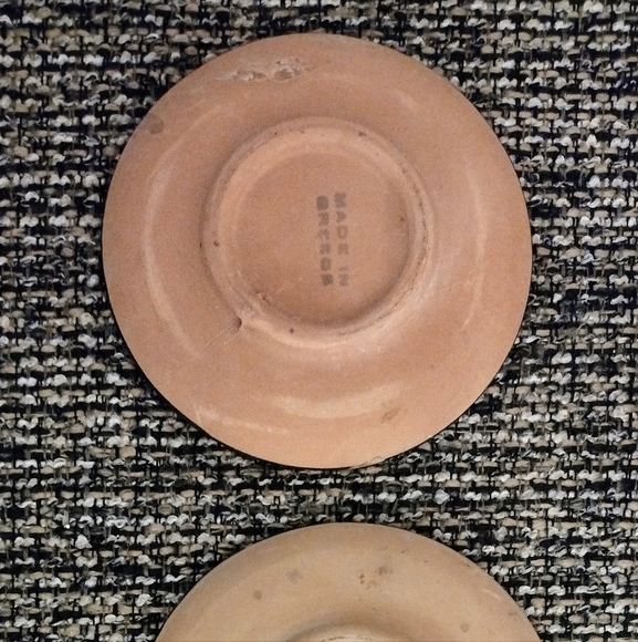 Set of 3 vintage hand painted ceramic plates made in Greece - Picture 4 of 6